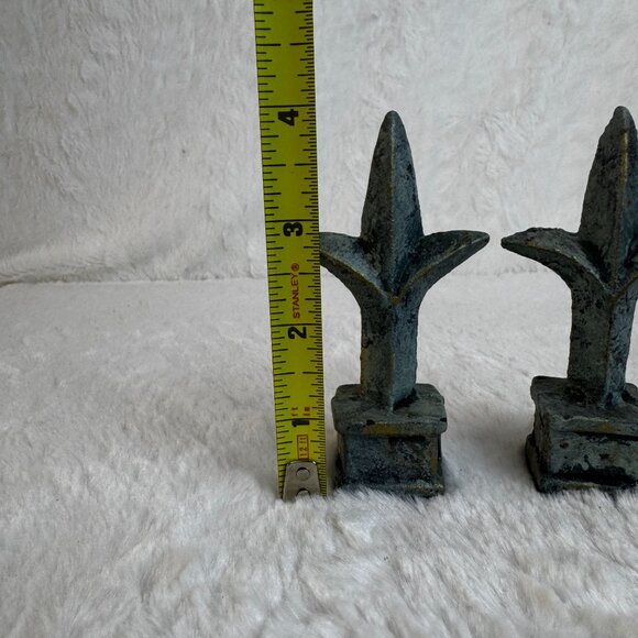 Iron Finials Pair Rustic Decor French Blue Architectural Salvage Fleur De Lis - Picture 5 of 6